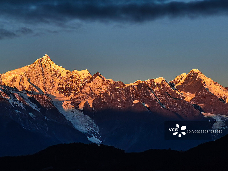 梅里阿尼卡瓦格博图片素材