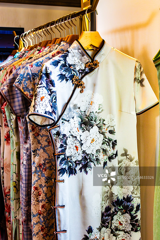 苏州丝绸旗袍图片素材