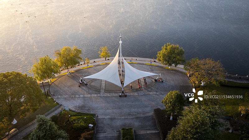 千岛湖淳安县城航拍日出图片素材