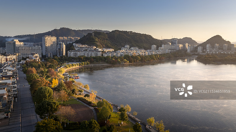 千岛湖淳安县城航拍日出图片素材