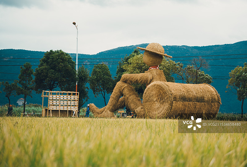 秋天稻草人图片素材