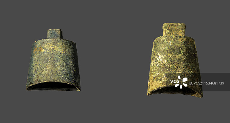 湖北省宜昌市宜昌博物馆“巴楚夷陵”展：铜铃（战国，长阳土家族自治县博物馆藏）、铜铎（战国）图片素材