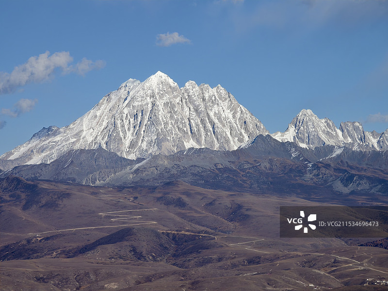 亚拉雪山图片素材