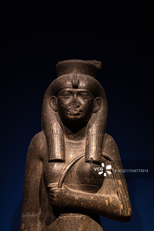 上海博物馆埃及文物展阿蒙神妻舍普恩威瑞特二世像  第25王朝 卡纳克窖藏出土 埃及国家博物馆图片素材