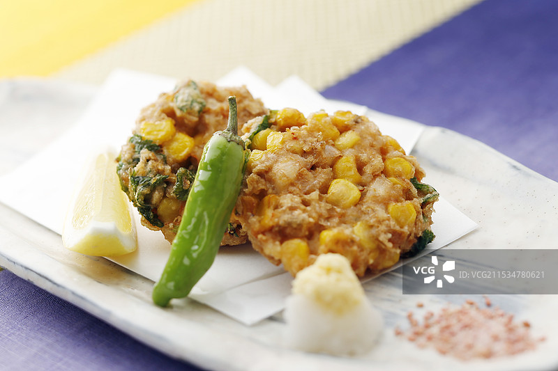 玉米和油菜花天妇罗图片素材