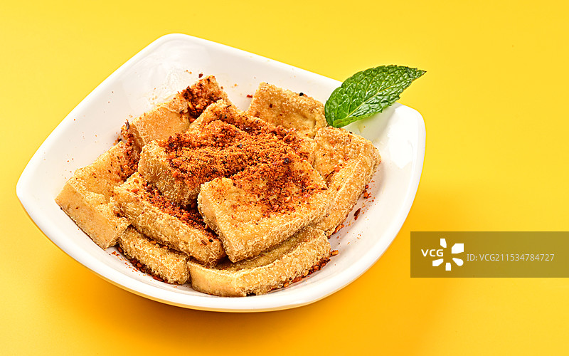 椒盐酥脆炸豆腐图片素材