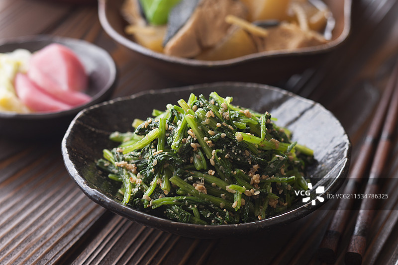 芝麻酱拌菠菜图片素材