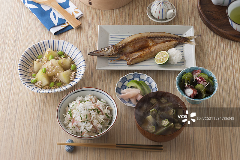 夏季一汤三菜图片素材