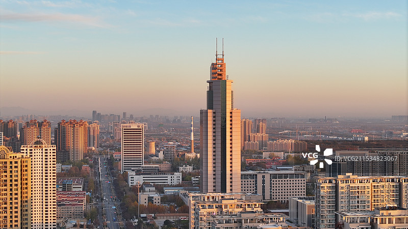 清晨的摩天大楼图片素材