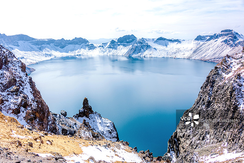 中国吉林延边长白山天池冬季风光图片素材