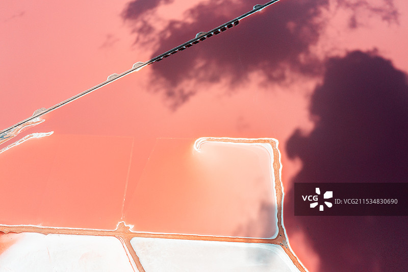 无人机航拍盐湖图片素材