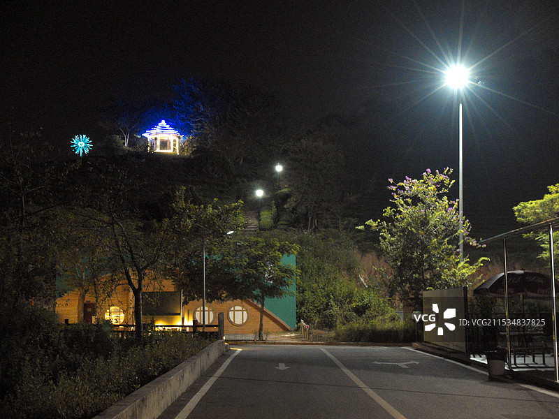 夜晚的街灯图片素材