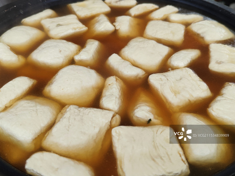 诸暨马剑豆腐包子：锅里食物高视角特写镜头图片素材