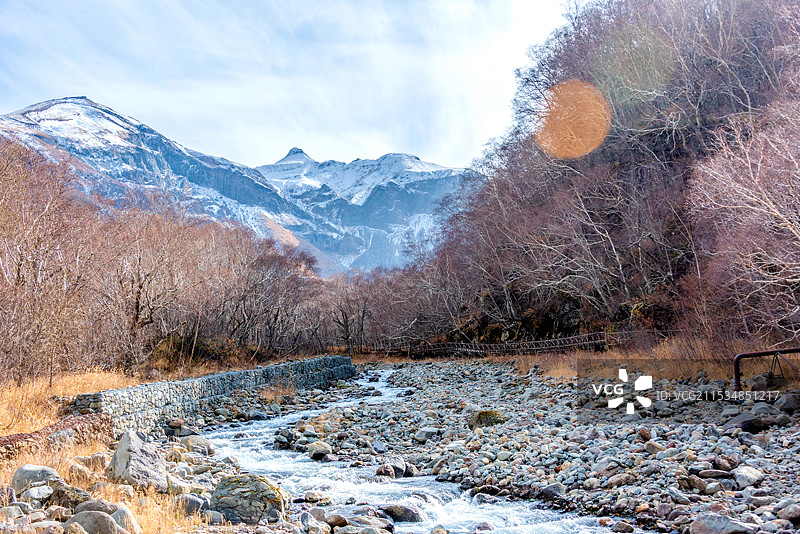 中国吉林延边长白山北坡松花江源头二道白河图片素材