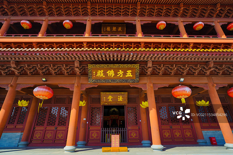 中国广东省深圳市光明区星湖路，弘源寺，佛教寺庙建筑之美！图片素材