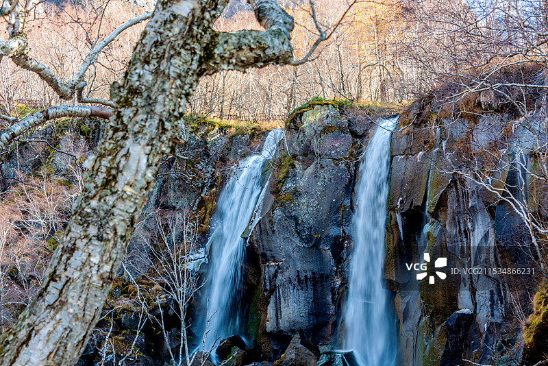 中国吉林延边长白山北坡绿渊潭瀑布图片素材