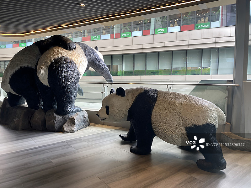 可爱的熊猫雕塑图片素材