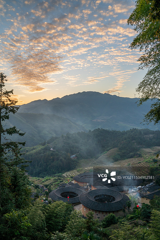 福建漳州南靖田螺坑土楼群图片素材