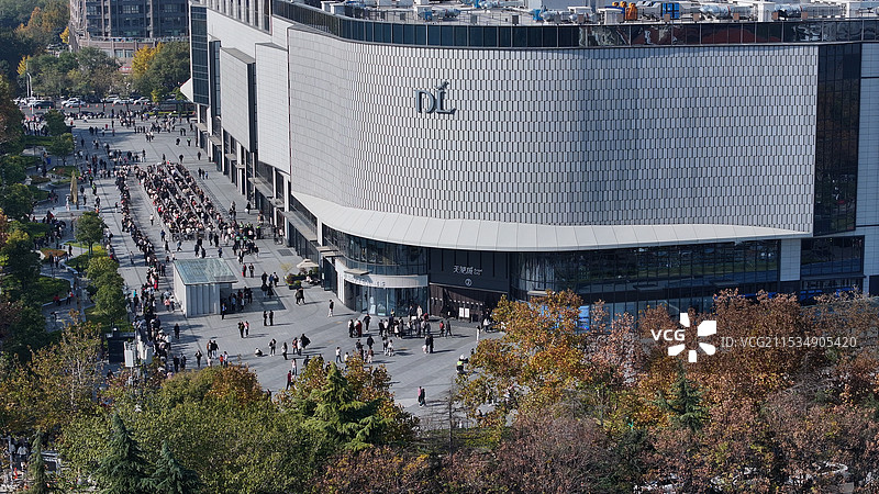 许昌胖东来天使城门口图片素材