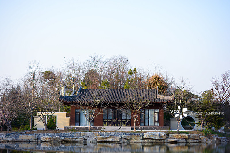 水边的仿古建筑图片素材