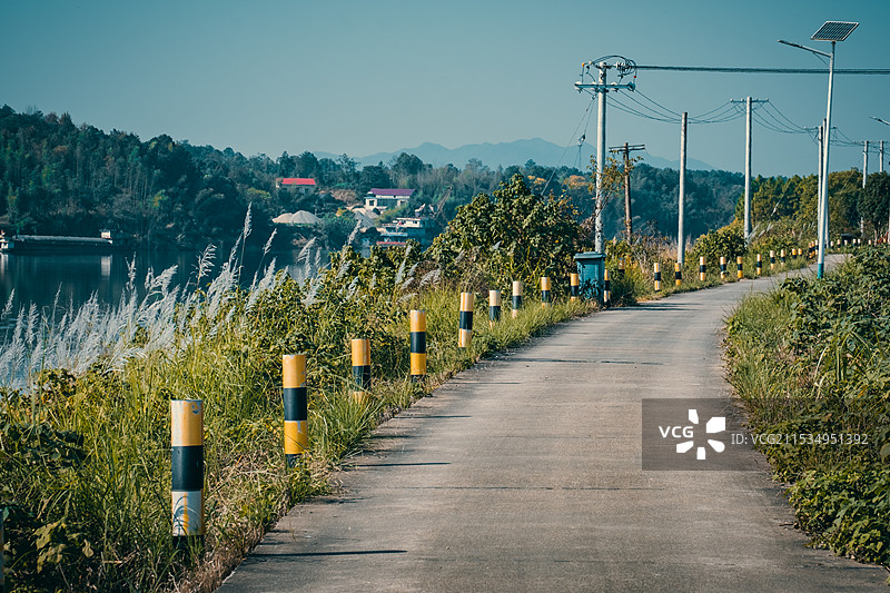 乡间小路图片素材