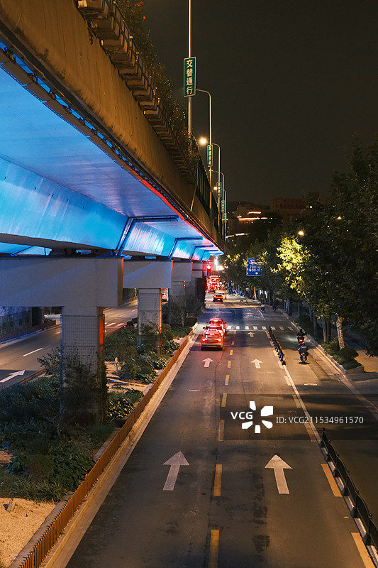 夜晚的上海高架桥图片素材