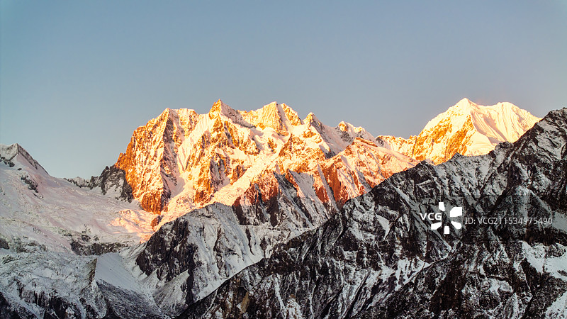四川甘孜海螺沟景区看到的贡嘎等众多雪山图片素材