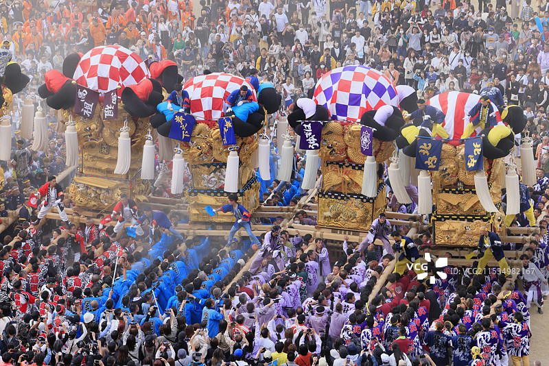 爱媛县新居滨市山根广场的新居滨太鼓节图片素材