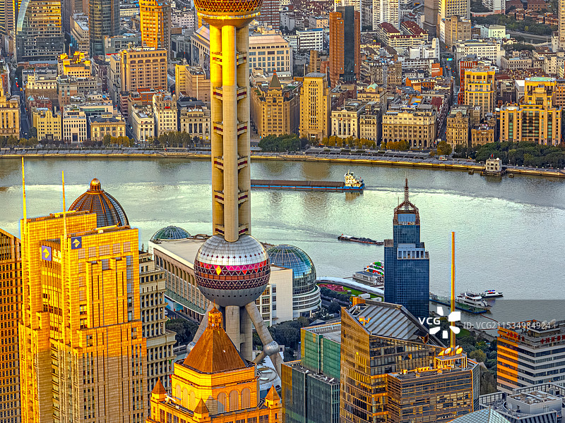 魔都上海 东方明珠电视塔 港务大厦 外滩历史建筑群 黄浦江沿岸世界客厅 陆家嘴金融城日出金色朝阳图片素材