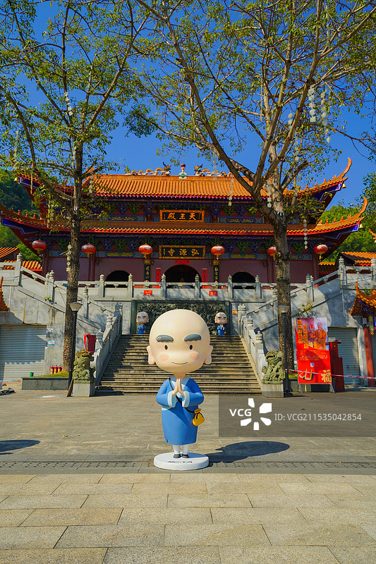 中国广东省深圳市光明区星湖路，弘源寺，佛教寺庙建筑之美！图片素材