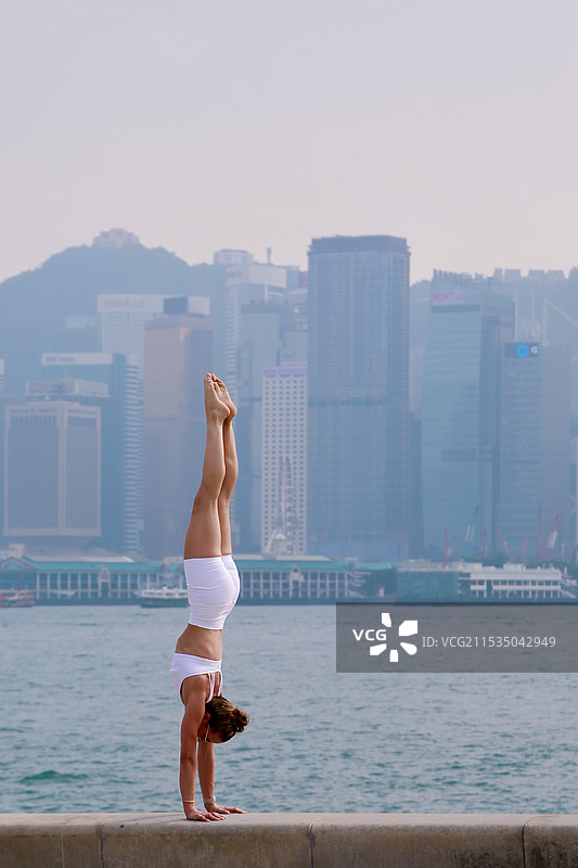 维多利亚港瑜伽晨练图片素材