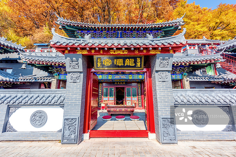 中国吉林通化辉南龙湾群大龙湾龙潭宫图片素材