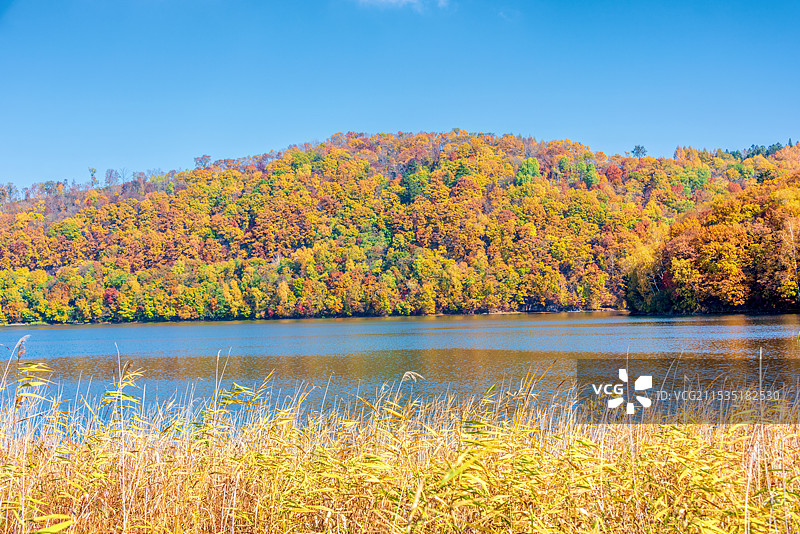 中国吉林通化辉南龙湾群大龙湾火山湖图片素材