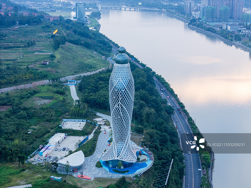 雅安雅鱼塔航拍视角天际线图片素材