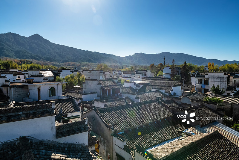 黟县南屏村，连绵的房屋，白墙黑瓦图片素材