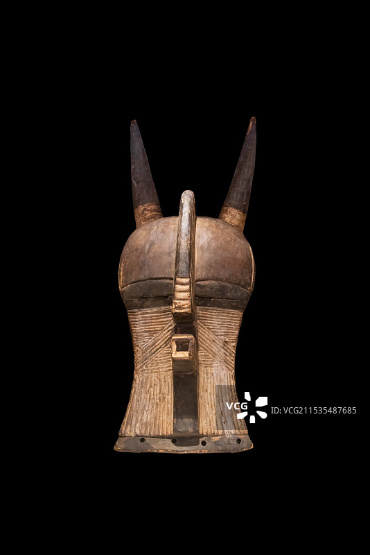 非洲木雕，美术工艺，猫头鹰脸，双角顶祖先面具图片素材
