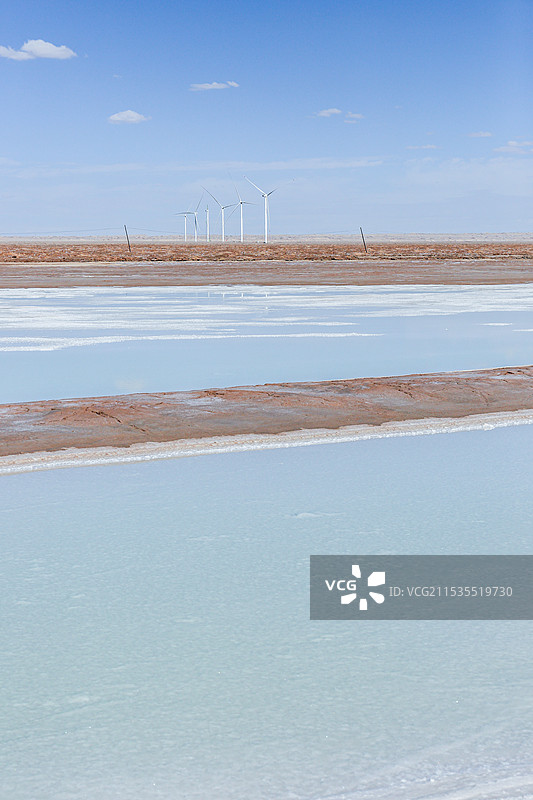 西台吉乃尔湖-双色湖图片素材