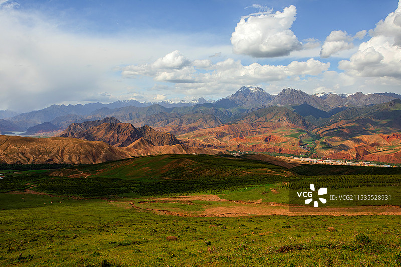 青海祁连县卓尔山风光丹霞地貌图片素材