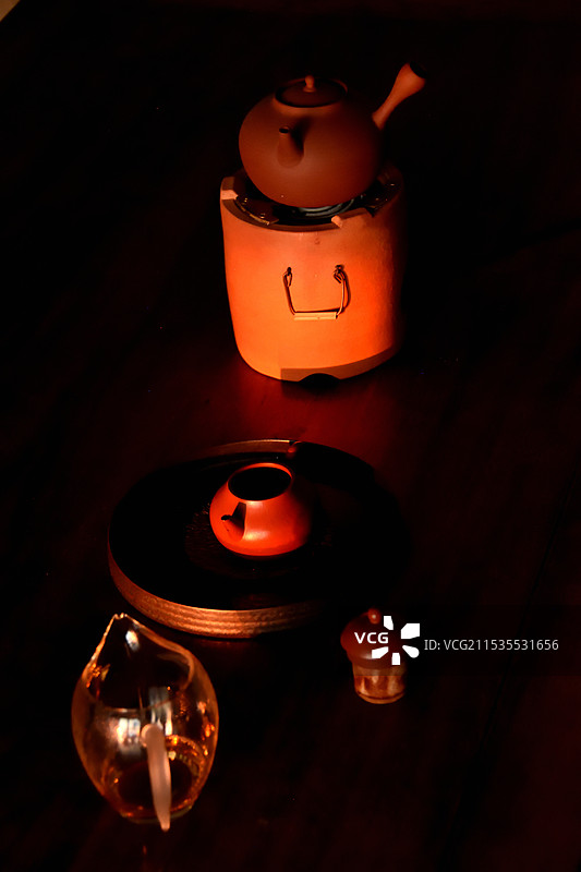 茶台  夕阳 茶壶 炉子 煮茶图片素材