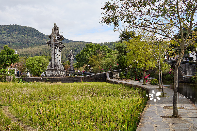 云南腾冲和顺古镇双虹桥新桥头节孝坊图片素材