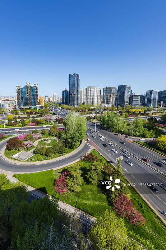 北京市朝阳区高视角三元桥春天晴朗白昼风光图片素材