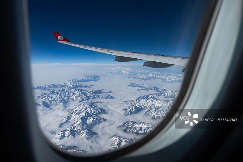 成都飞往拉萨图片素材