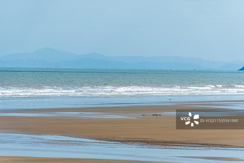 宁静的海边海天一色图片素材