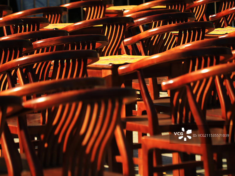 排排坐吃果果图片素材