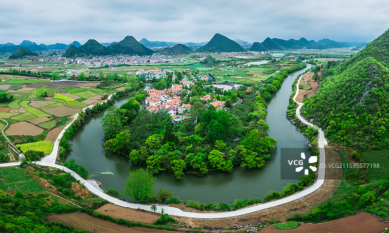 贵州安顺市平坝区小河湾美丽乡村景区航拍风光图片素材