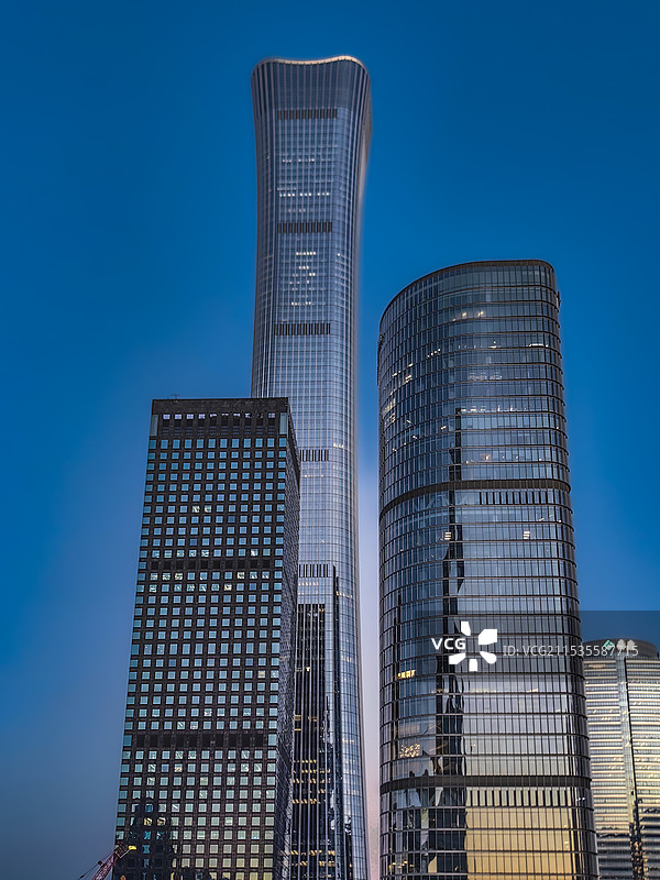 三足鼎立，独占鳌头图片素材