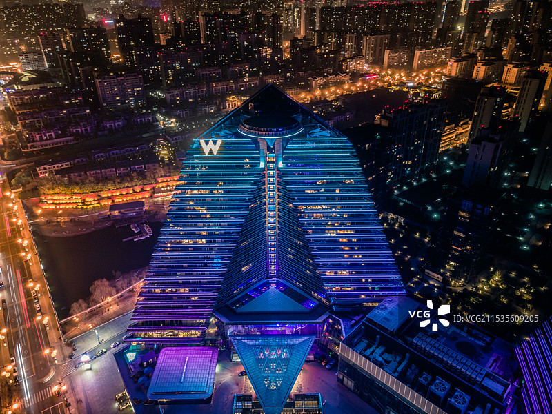 西安曲江池W酒店夜景航拍图片素材