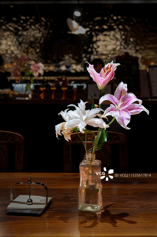 百合盛开图片素材