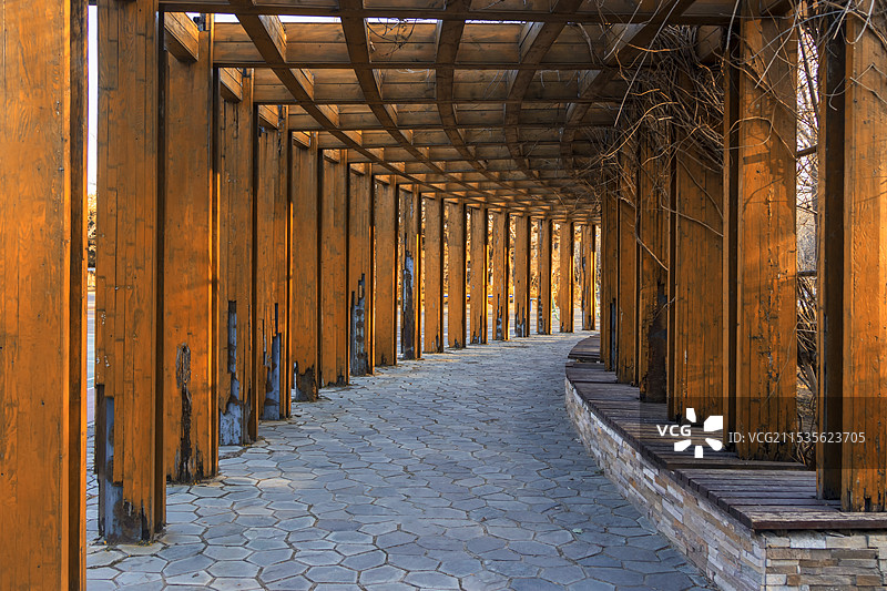 室外木制走廊图片素材