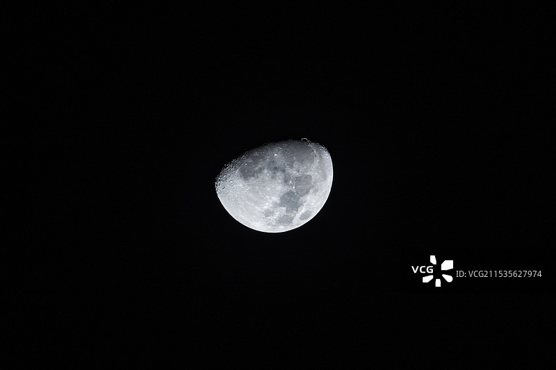 盈凸月图片素材